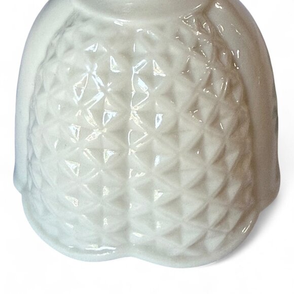 Donegal China Irish Parian Shamrock Bell Ireland - Picture 4 of 7